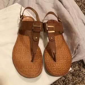 Tommy Hilfiger Tan and Gold Sandal, Size 8